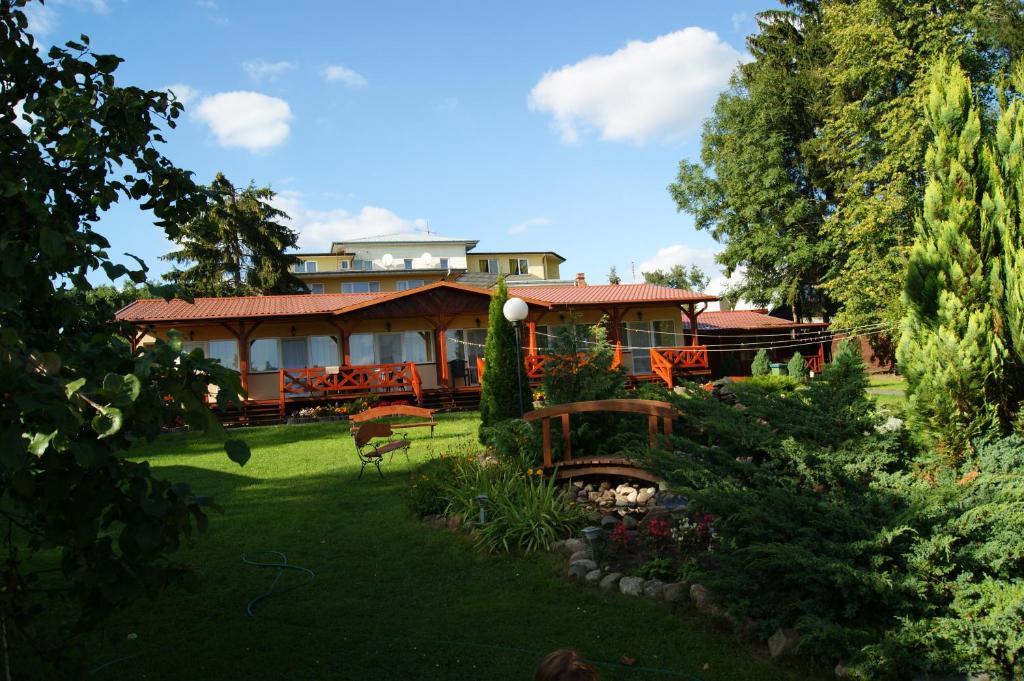 Dom Wczasowy Nadrzecze Bed & Breakfast Brok Exterior photo