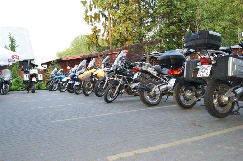 Dom Wczasowy Nadrzecze Bed & Breakfast Brok Exterior photo