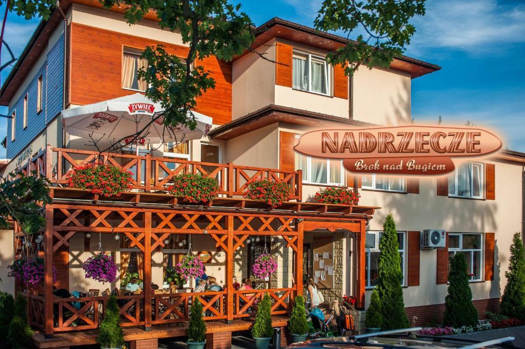 Dom Wczasowy Nadrzecze Bed & Breakfast Brok Exterior photo